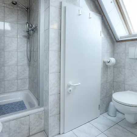 Mensendiek, Anita, Fw * Zingst