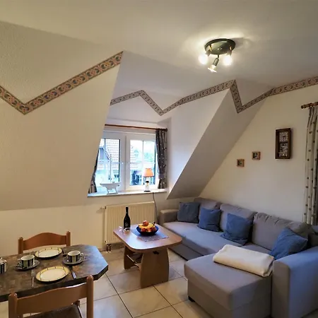 Mensendiek, Anita, Fw Apartmán